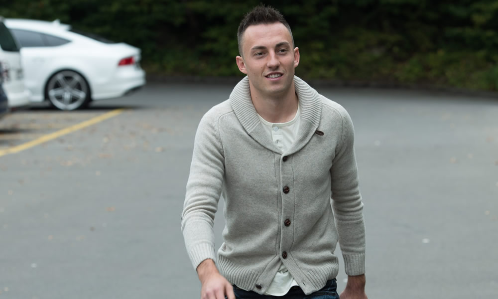 希腊美男第二棒, kostas效力於德国足球乙级联赛,也是一名中场.